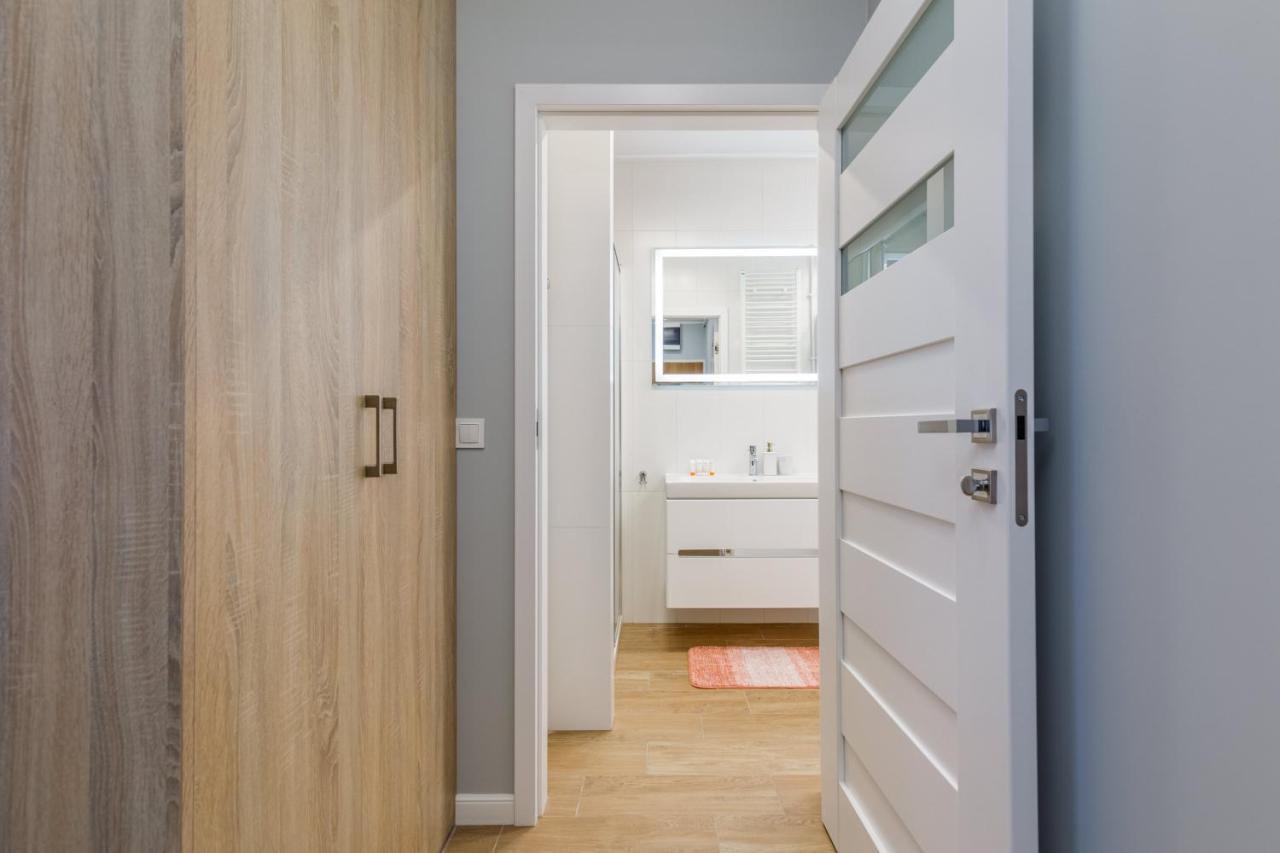Rybacka With Parking&balcony By Renters Apartamento