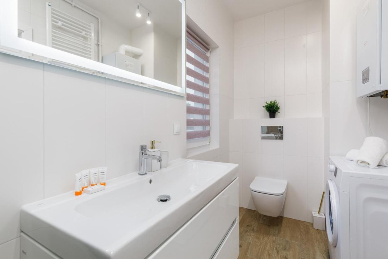 Rybacka With Parking&balcony By Renters Apartamento *